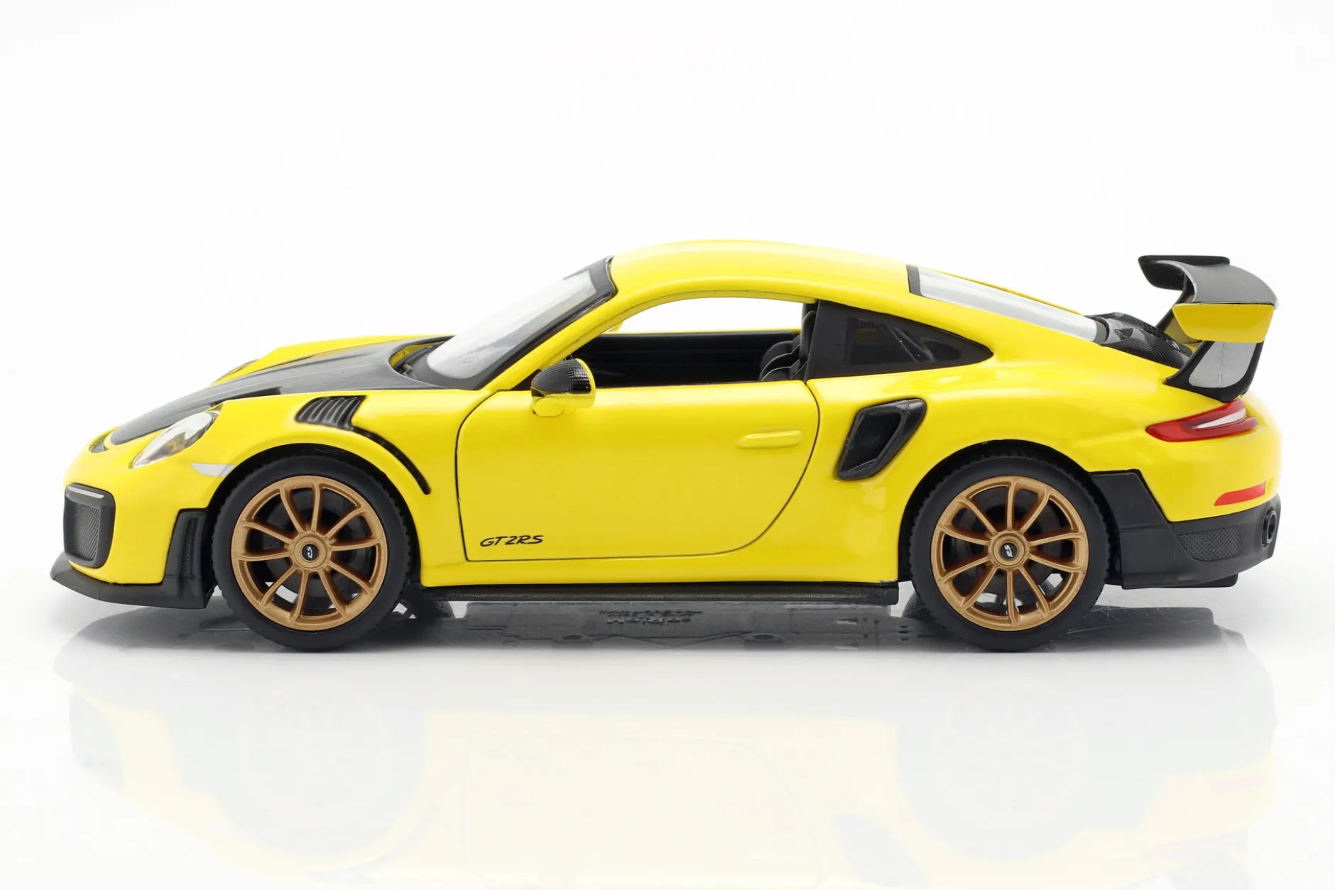 Porsche 911 (991 II) GT2 RS Baujahr 2018 gelb / schwarz 1:24 Maisto