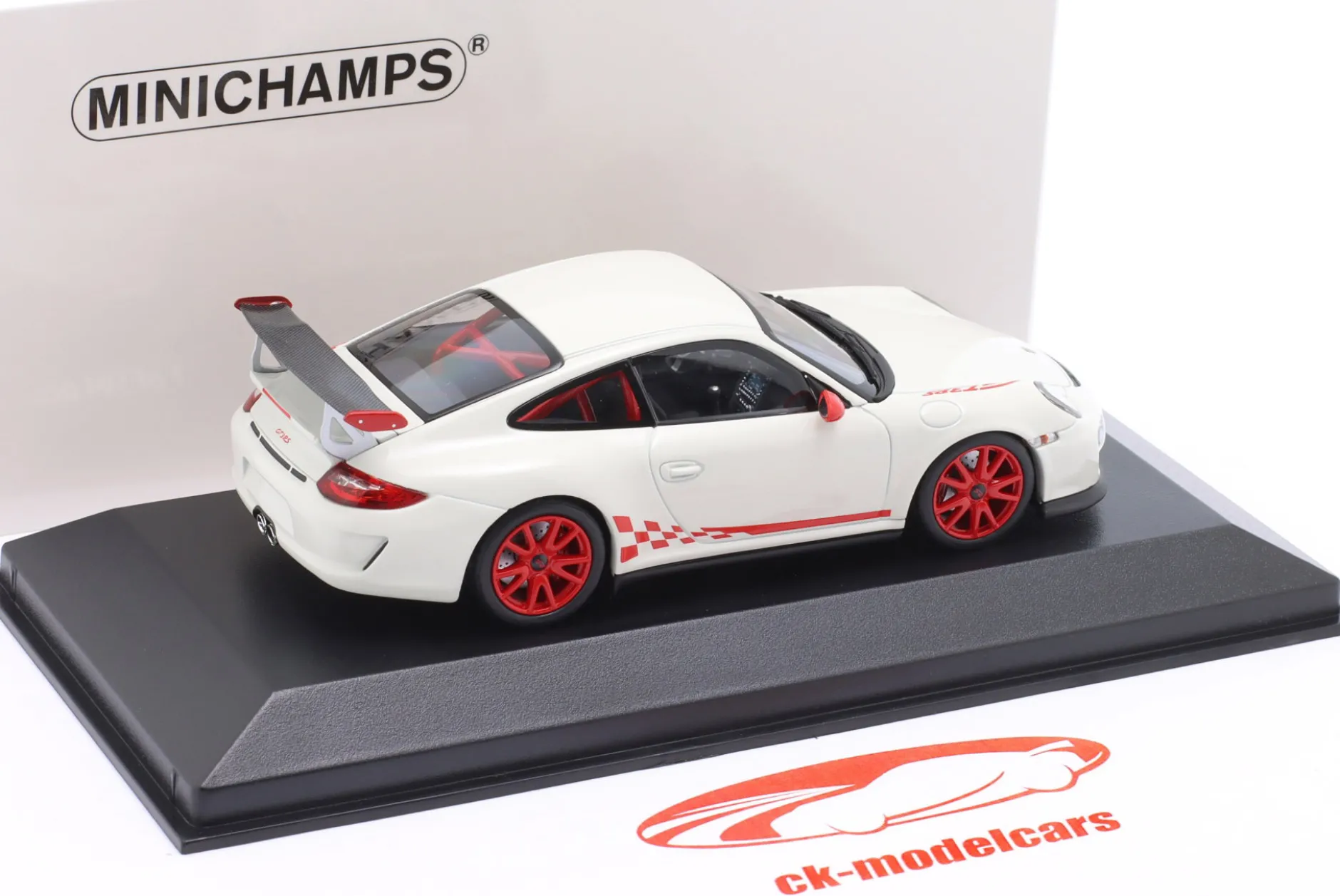 Porsche 911 (997.II) GT3 RS 3.8 Baujahr 2009 weiß mit rotem Dekor 1:43 Minichamps