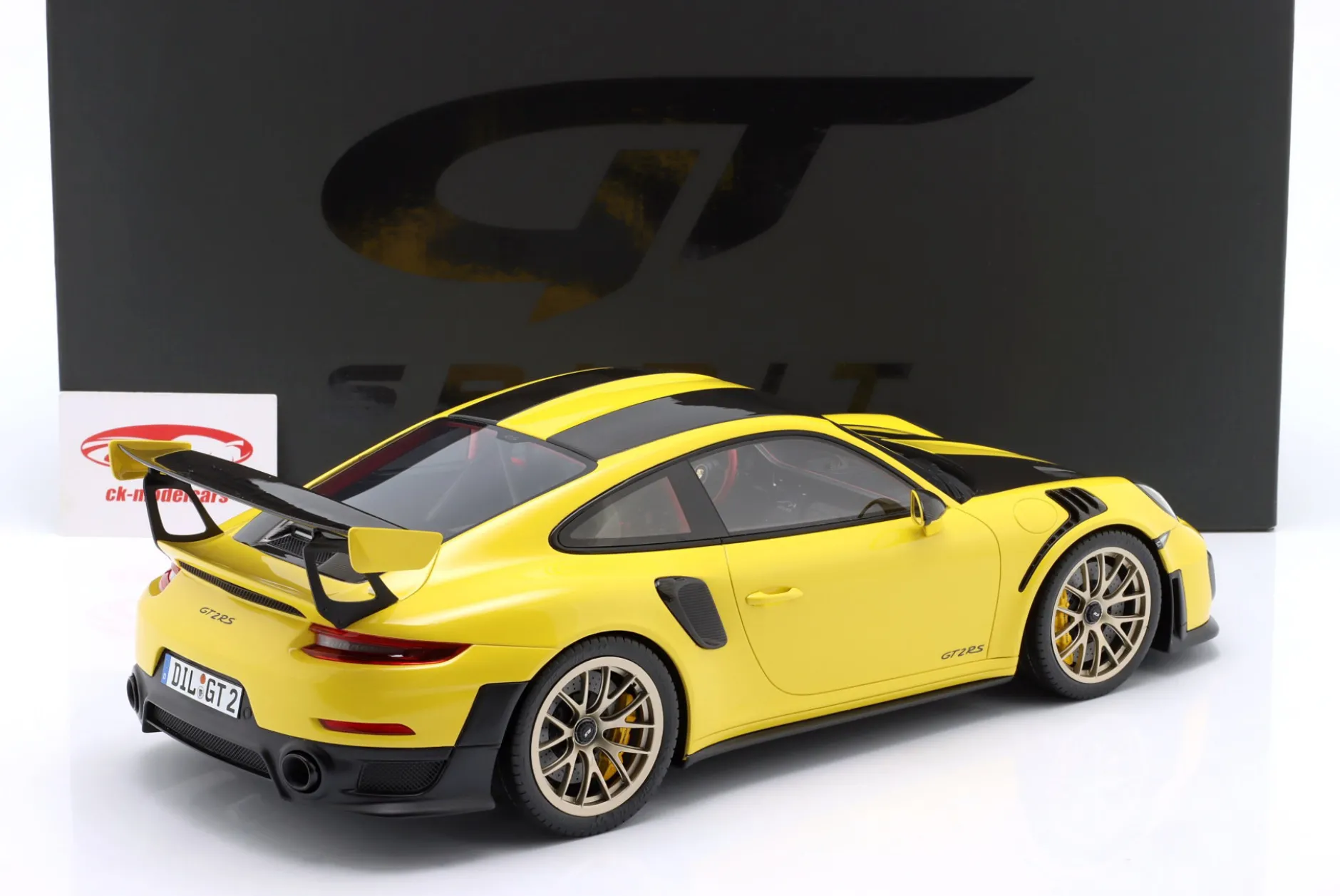 Porsche 911 (991 II) GT2 RS gelb / schwarz 1:12 GT-Spirit
