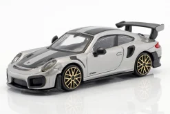Porsche 911 (991 II) GT2 RS Street Fire silber 1:43 Bburago