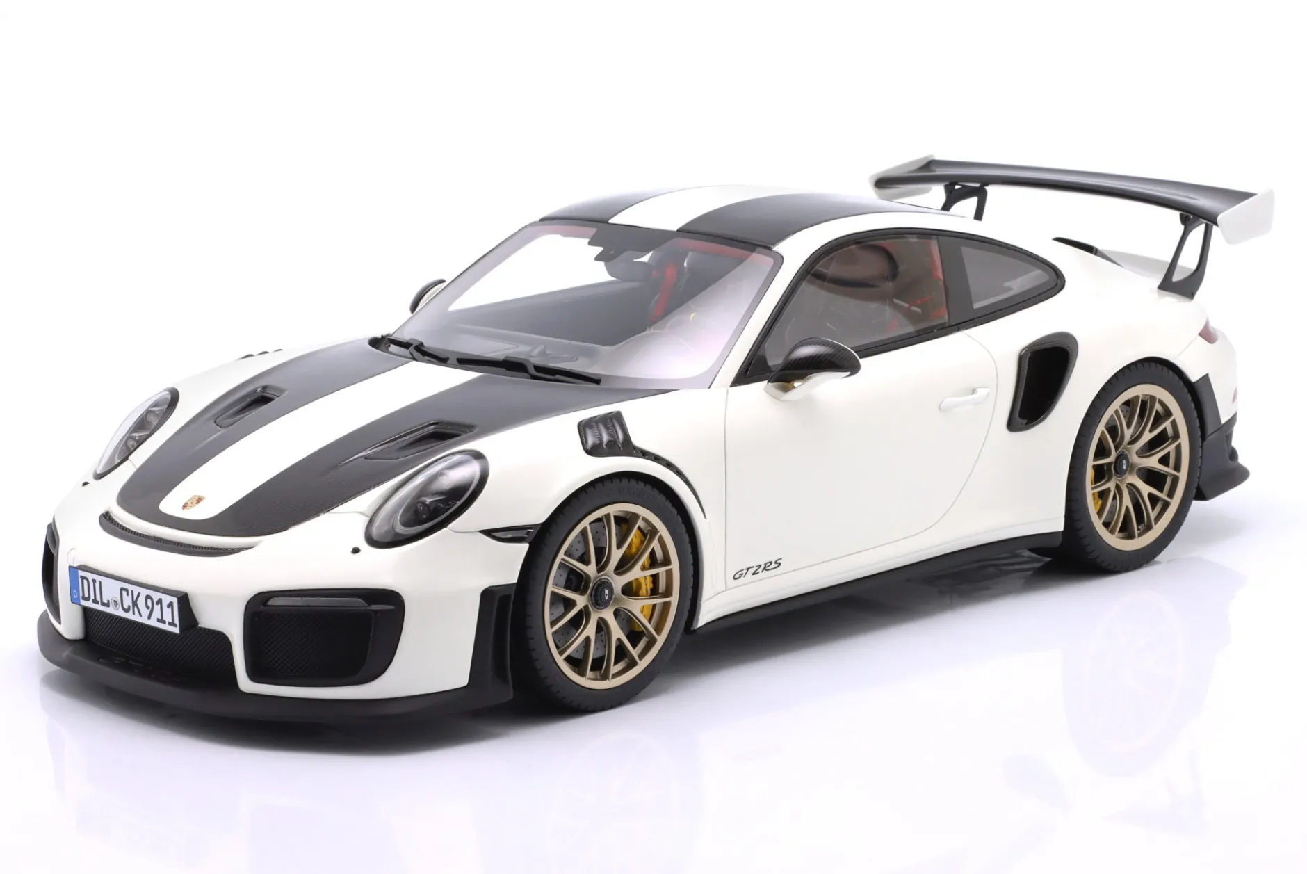 Porsche 911 (991 II) GT2 RS weiß / schwarz 1:12 GT-Spirit