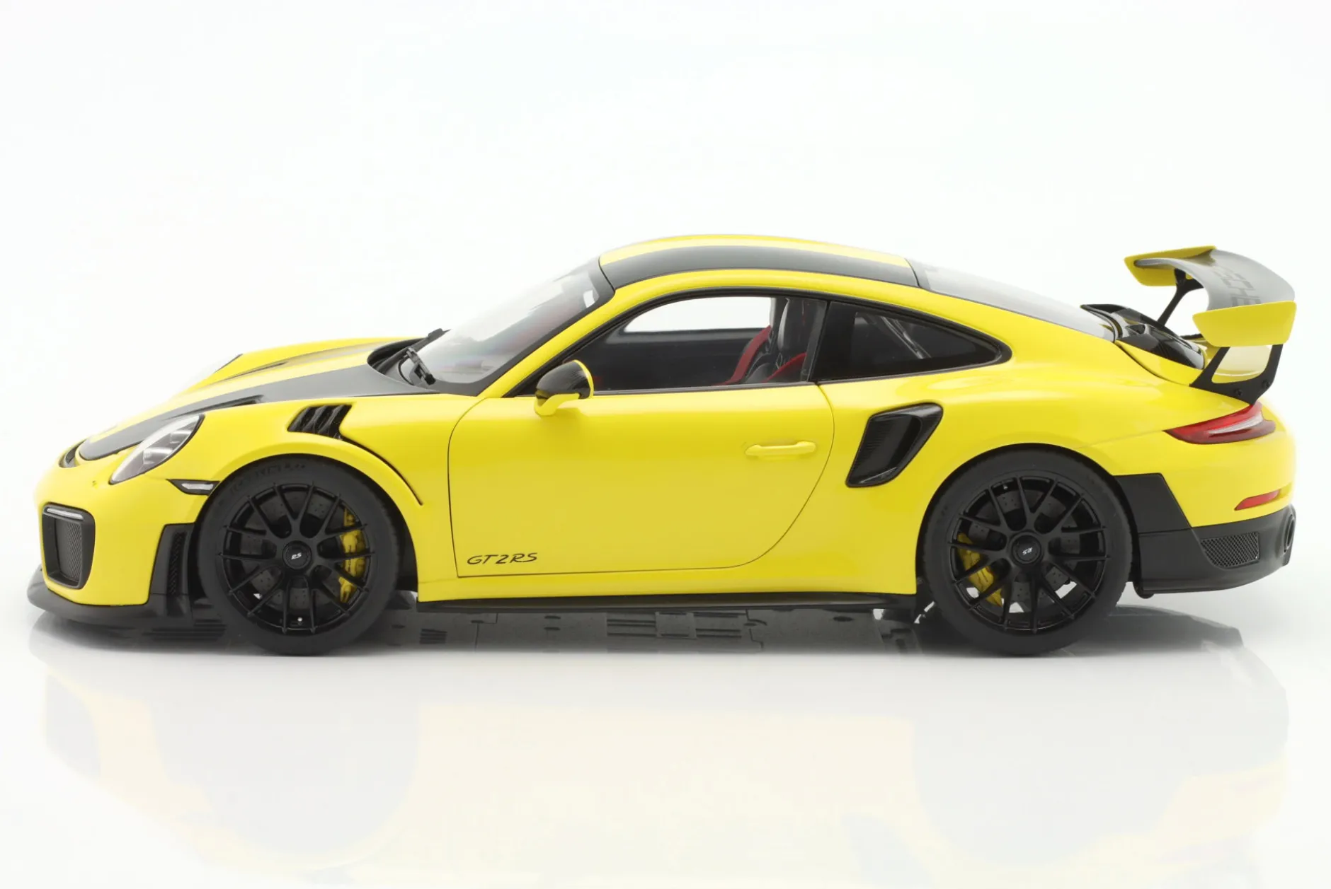 Porsche 911 (991 II) GT2 RS Weissach Package 2017 racing gelb 1:18 AUTOart