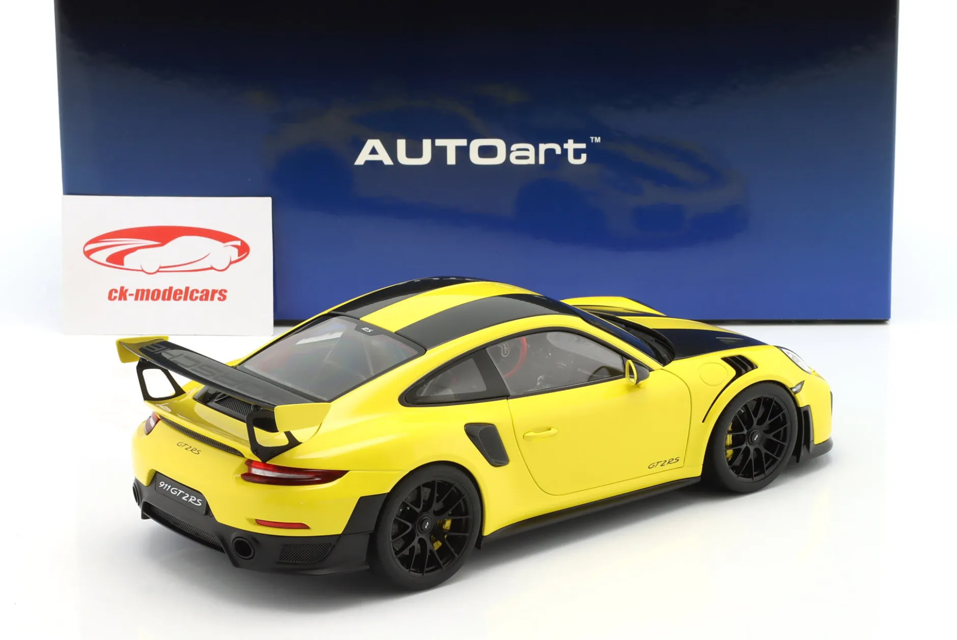 Porsche 911 (991 II) GT2 RS Weissach Package 2017 racing gelb 1:18 AUTOart