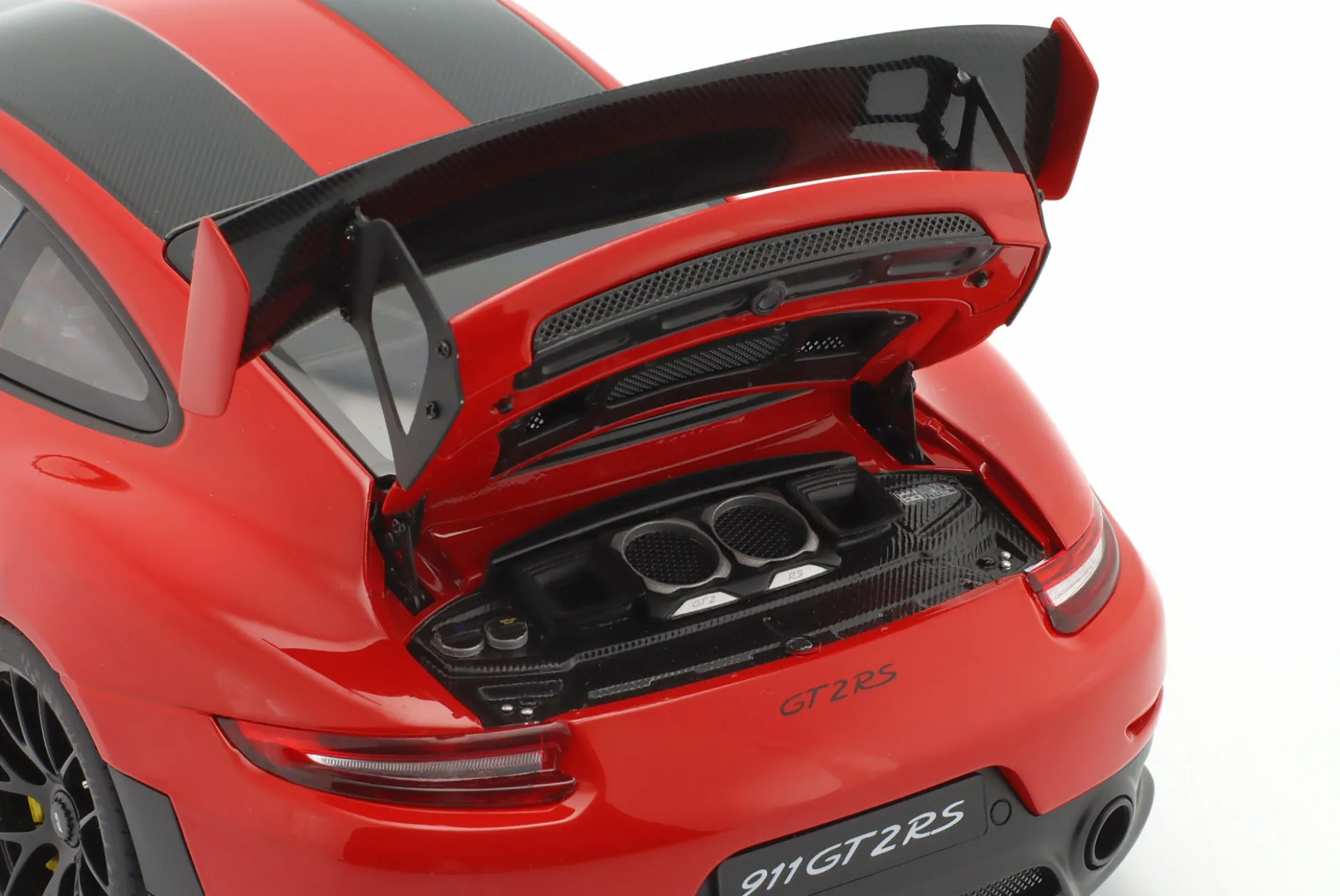 Porsche 911 (991 II) GT2 RS Weissach Package 2017 indischrot 1:18 AUTOart