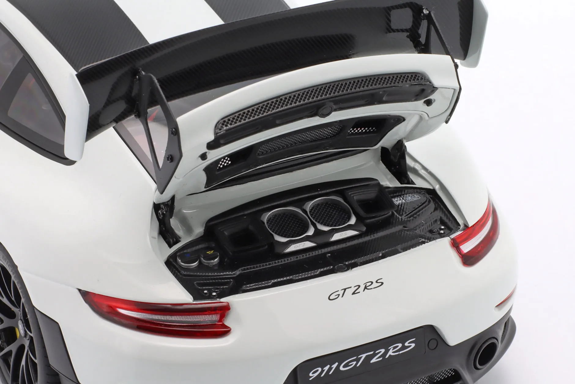 Porsche 911 (991 II) GT2 RS Weissach Package 2017 weiß 1:18 AUTOart