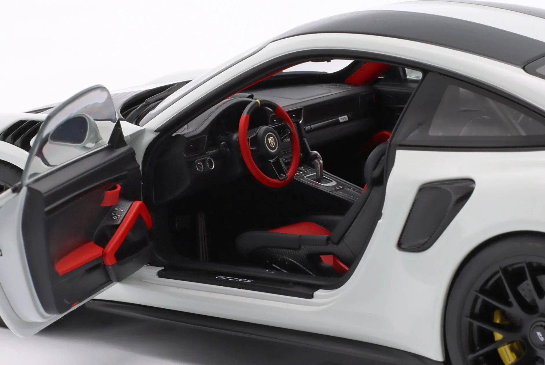 Porsche 911 (991 II) GT2 RS Weissach Package 2017 weiß 1:18 AUTOart