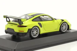 Porsche 911 (991 II) GT2 RS Weissach Package 2018 acidgrün / silberne Felgen 1:43 Minichamps