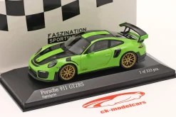 Porsche 911 (991 II) GT2 RS Weissach Package 2018 signalgrün / goldene Felgen 1:43 Minichamps