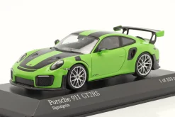 Porsche 911 (991 II) GT2 RS Weissach Package 2018 signalgrün / silberne Felgen 1:43 Minichamps