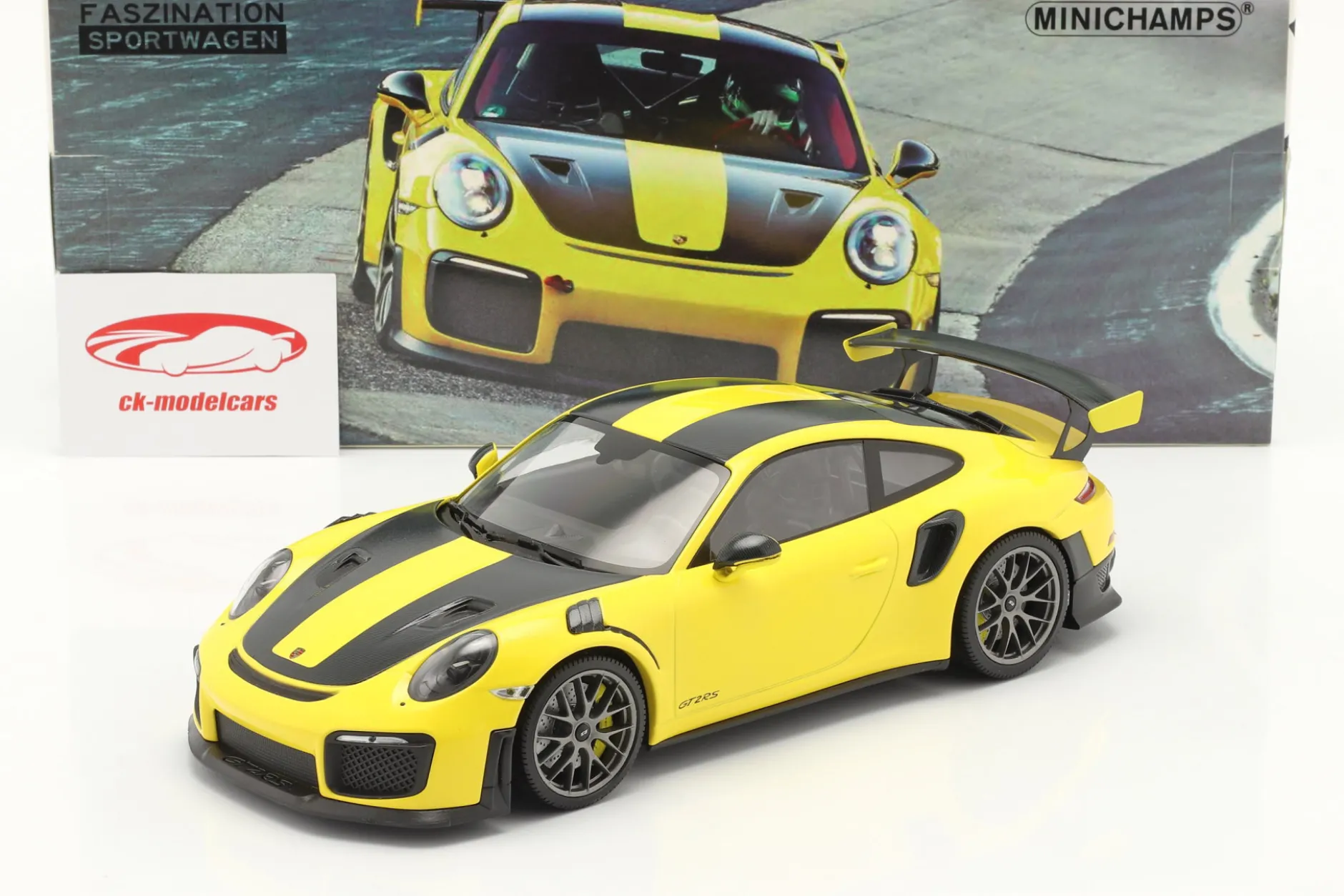 Porsche 911 (991 II) GT2 RS Weissach Package 2018 racing gelb / silberne Felgen 1:18 Minichamps