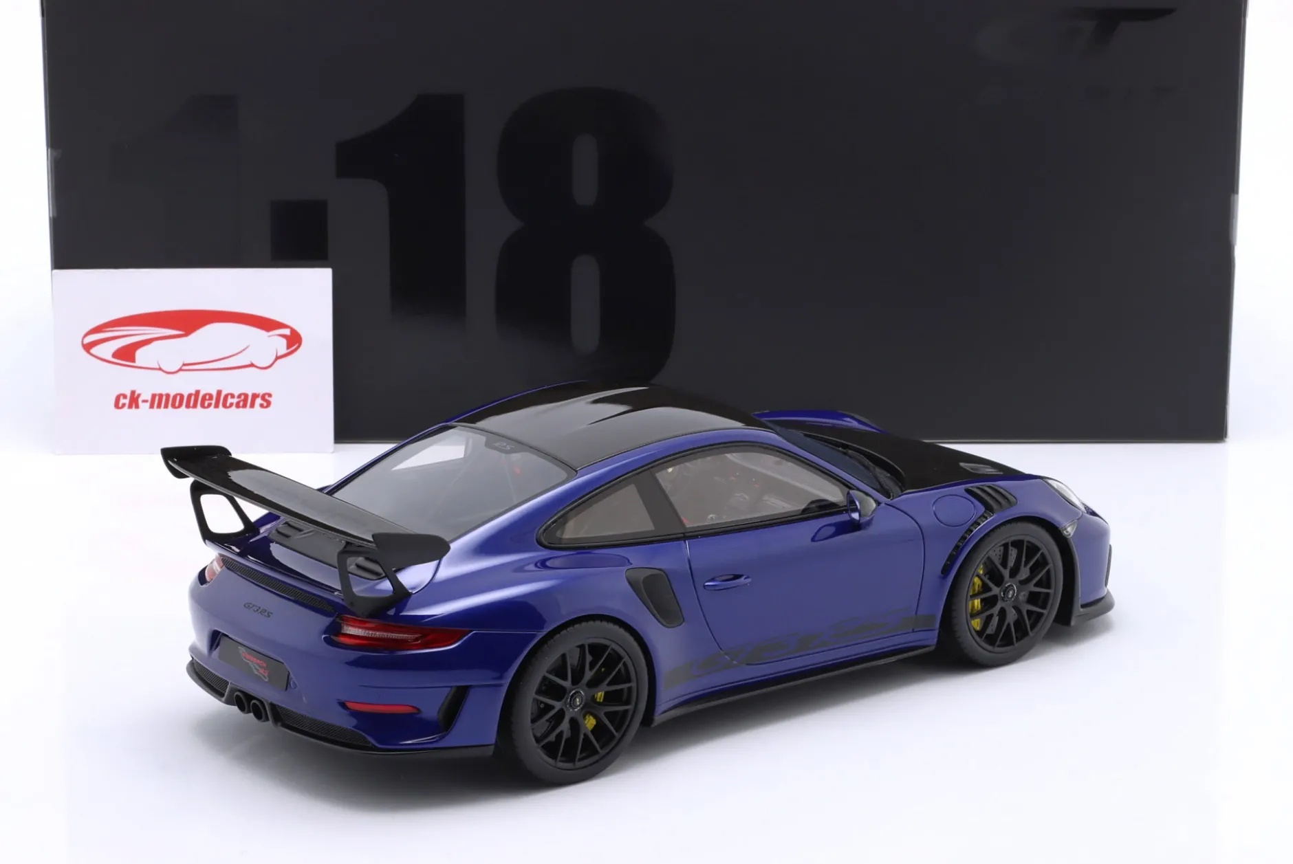 Porsche 911 (991 II) GT3 RS Weissach-Paket 2018 San Marino blau 1:18 GT-Spirit