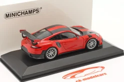 Porsche 911 (991 II) GT2 RS Weissach-Paket 2018 indischrot / silberne Felgen 1:43 Minichamps