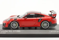 Porsche 911 (991 II) GT2 RS Weissach-Paket 2018 indischrot / silberne Felgen 1:43 Minichamps