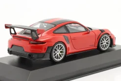 Porsche 911 (991 II) GT2 RS Weissach-Paket 2018 indischrot / silberne Felgen 1:43 Minichamps