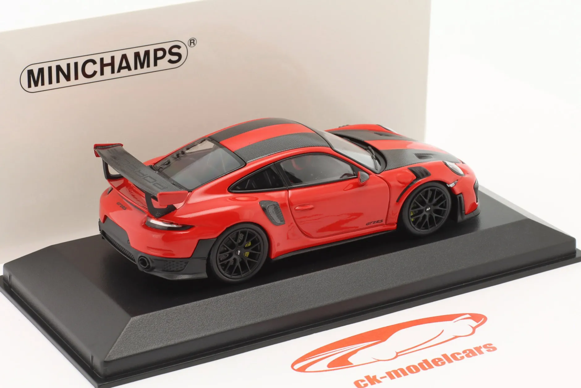 Porsche 911 (991 II) GT2 RS Weissach-Paket 2018 indischrot / schwarze Felgen 1:43 Minichamps