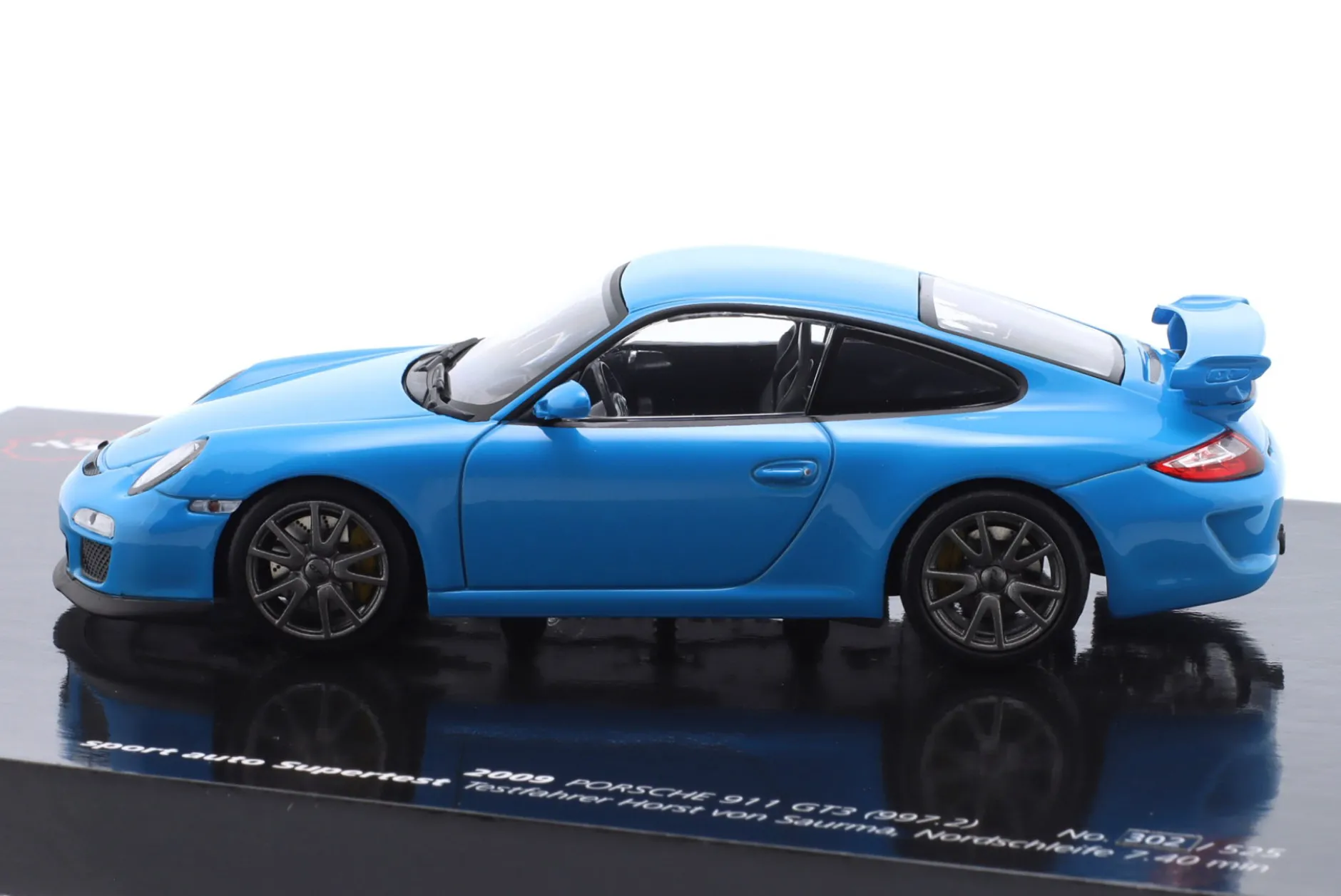 Porsche 911 (997 II) GT3 Test Nürburgring 2009 blau 1:43 Minichamps