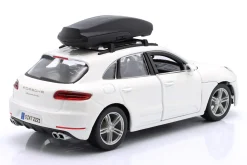 Porsche Macan mit Dachbox weiß 1:24 Bburago