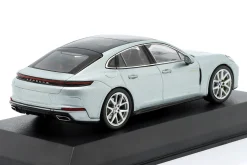 Porsche Panamera 4 E-Hybrid (G3) dolomitsilber 1:43 Norev