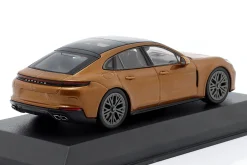 Porsche Panamera Turbo E-Hybrid (G3) madeiragoldmetallic 1:43 Norev