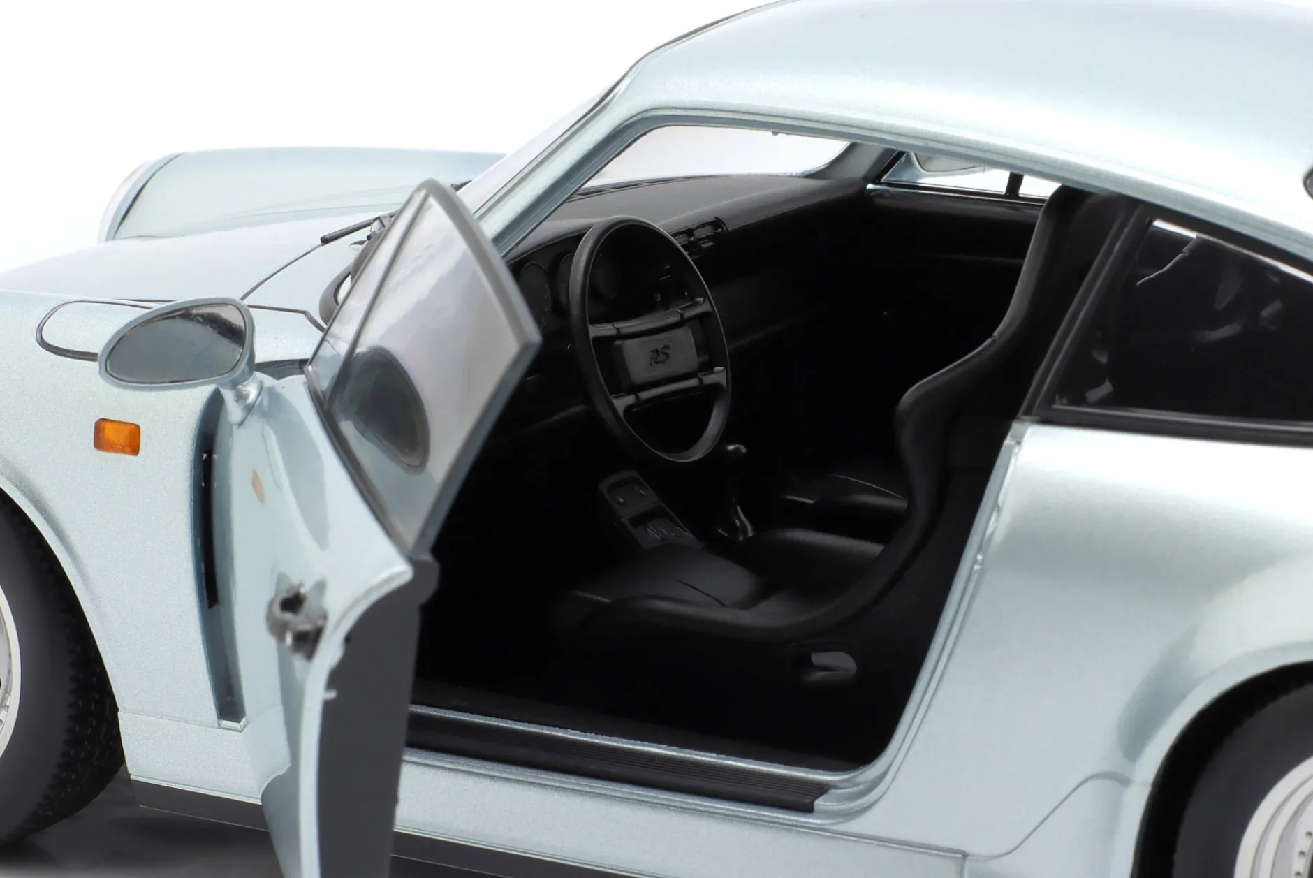 Porsche 911 (964) RS mit Speedline Felgen Baujahr 1992 polarsilber 1:12 KK-Scale