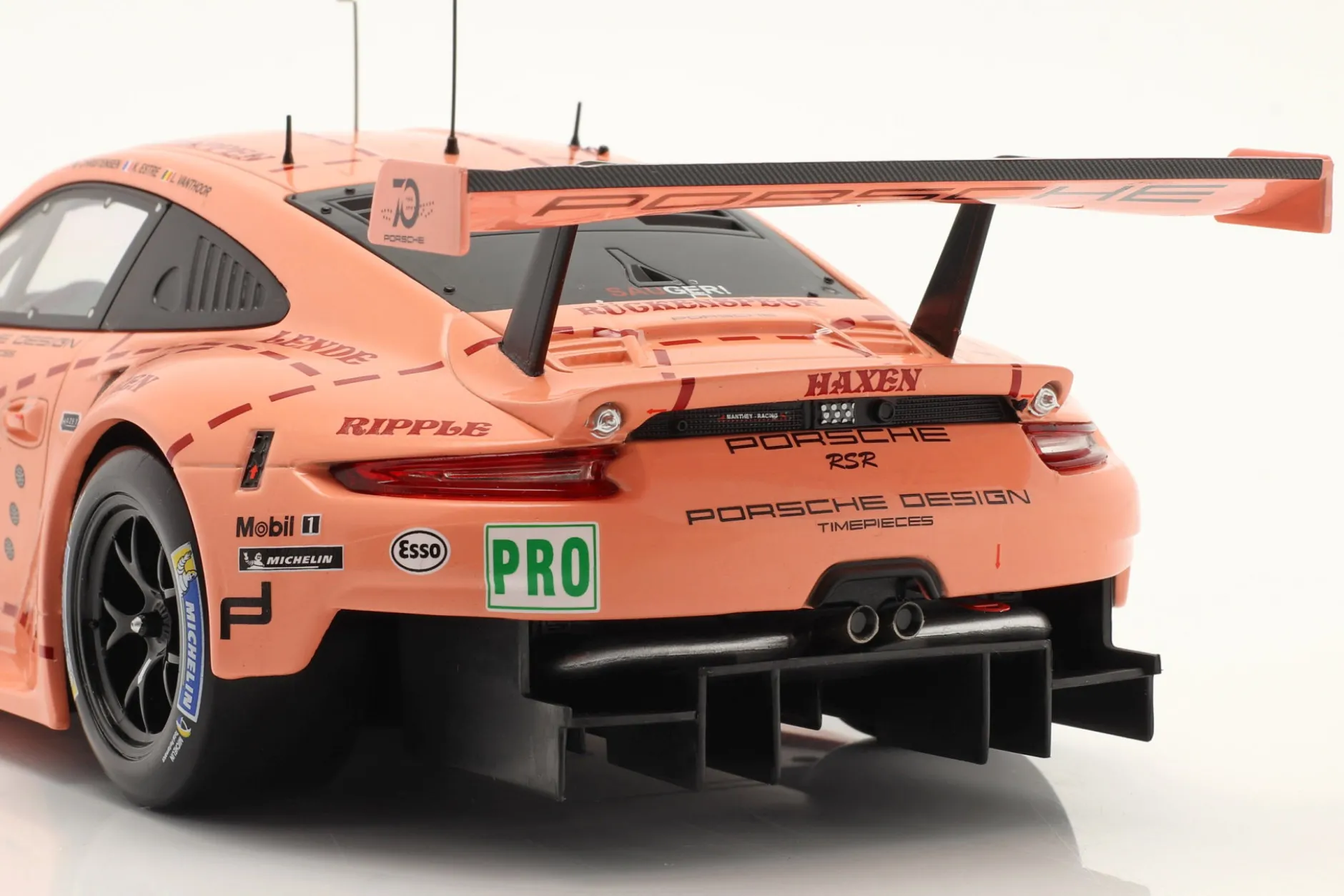 Porsche 911 (991) RSR #92 Sieger LMGTE-Klasse 24h LeMans 2018 Pink Pig 1:18 Ixo