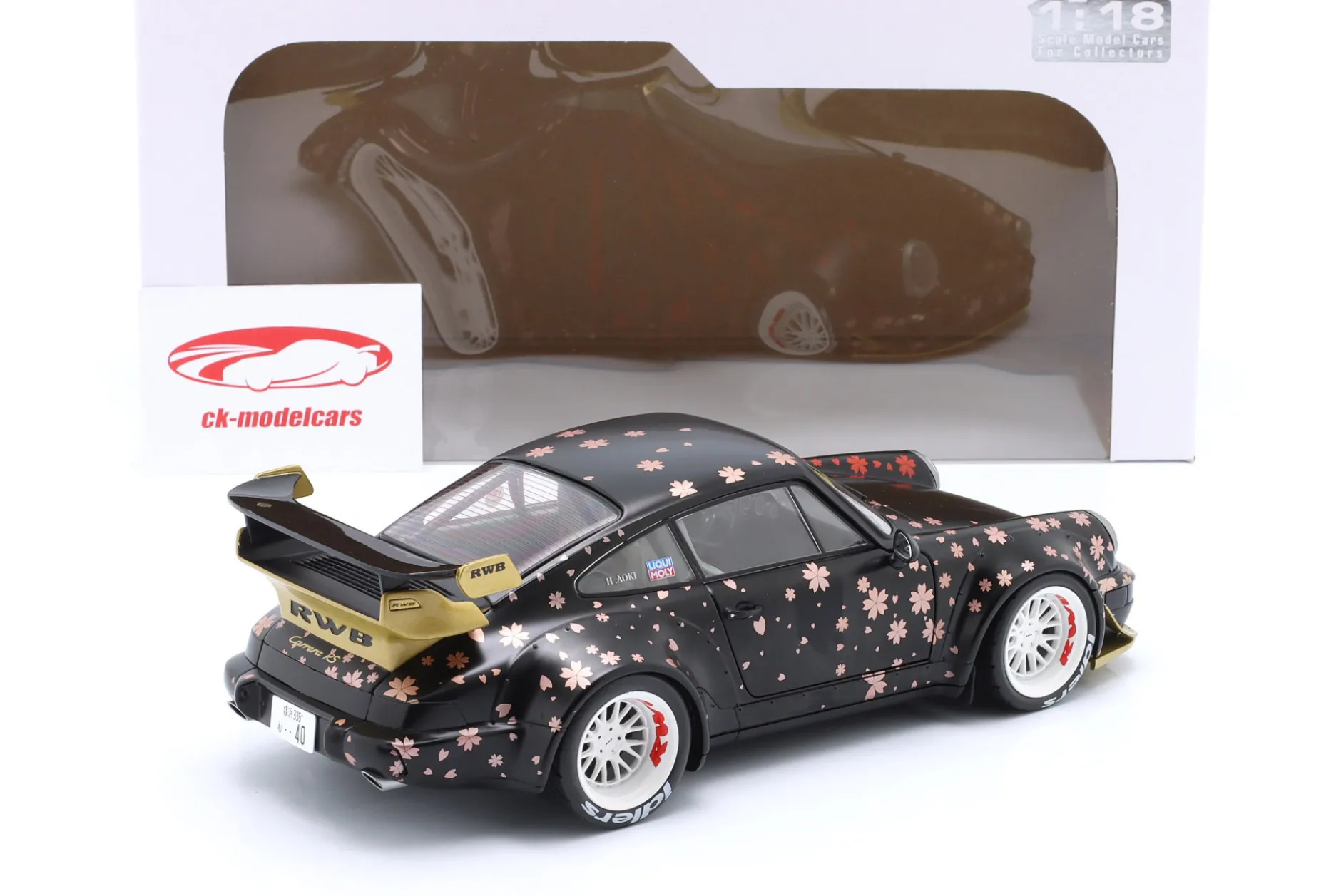 Porsche 911 (964) RWB Rauh-Welt Aoki 2021 schwarz mit Dekor 1:18 Solido