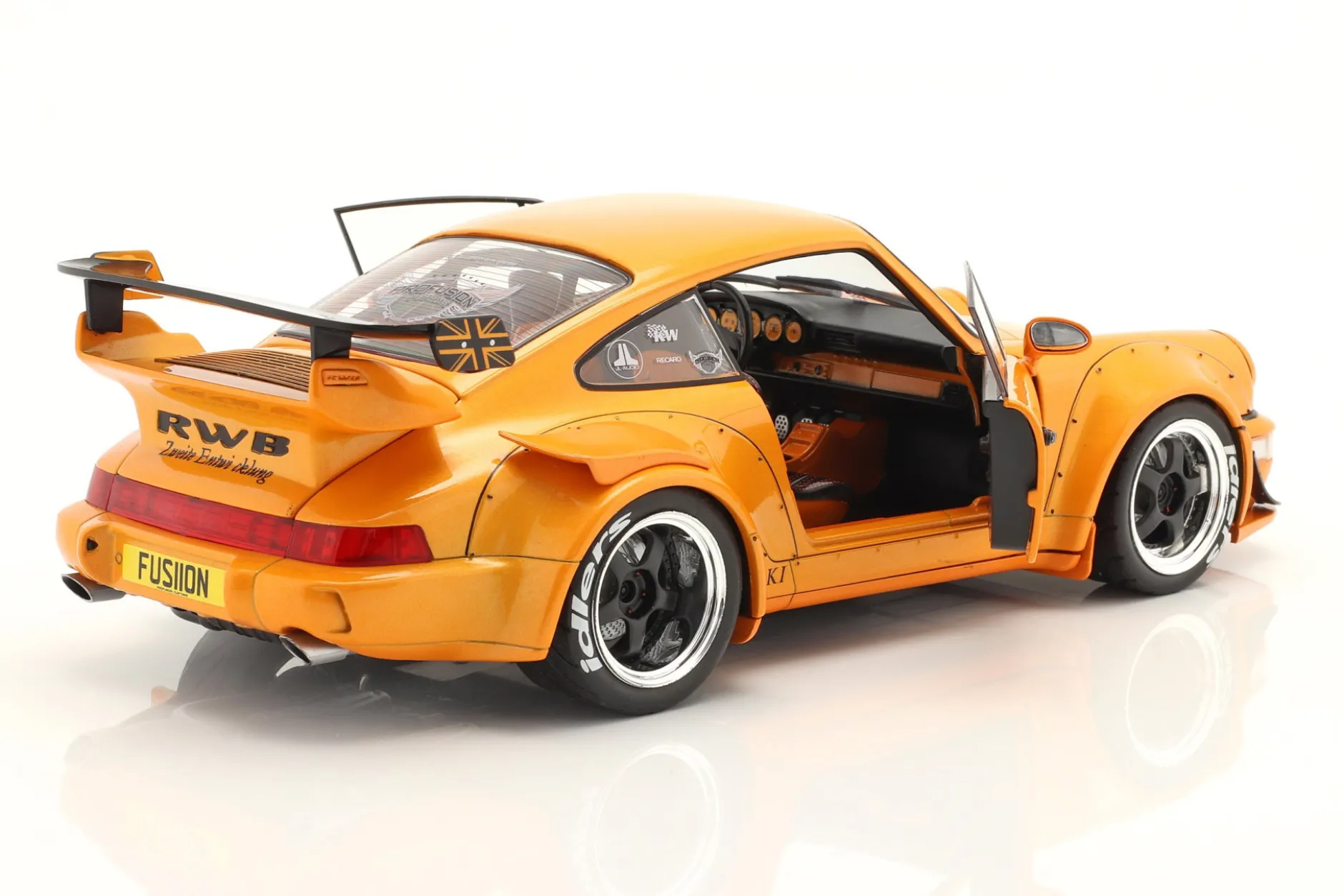 Porsche 911 (964) RWB Rauh-Welt Hibiki Baujahr 2016 orange 1:18 Solido