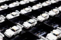 Porsche 911 (993) RWB Rauh-Welt Osechi G2.2 Sidney Hoffmann Signature Edition 1:18 WERK83