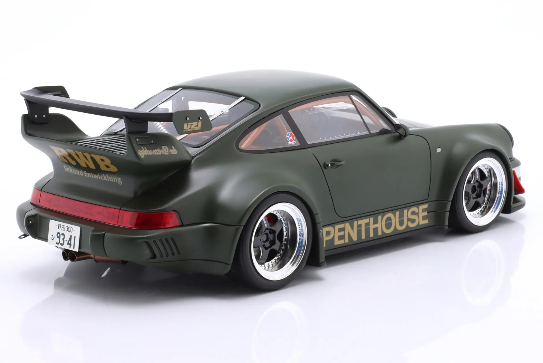 Porsche 911 (964) RWB Rauh-Welt Penthouse 2025 khaki grün 1:18 GT-Spirit