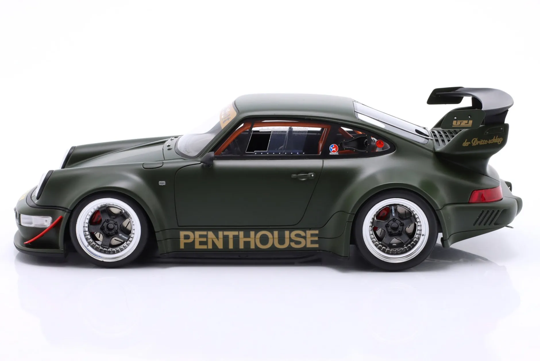 Porsche 911 (964) RWB Rauh-Welt Penthouse 2025 khaki grün 1:18 GT-Spirit