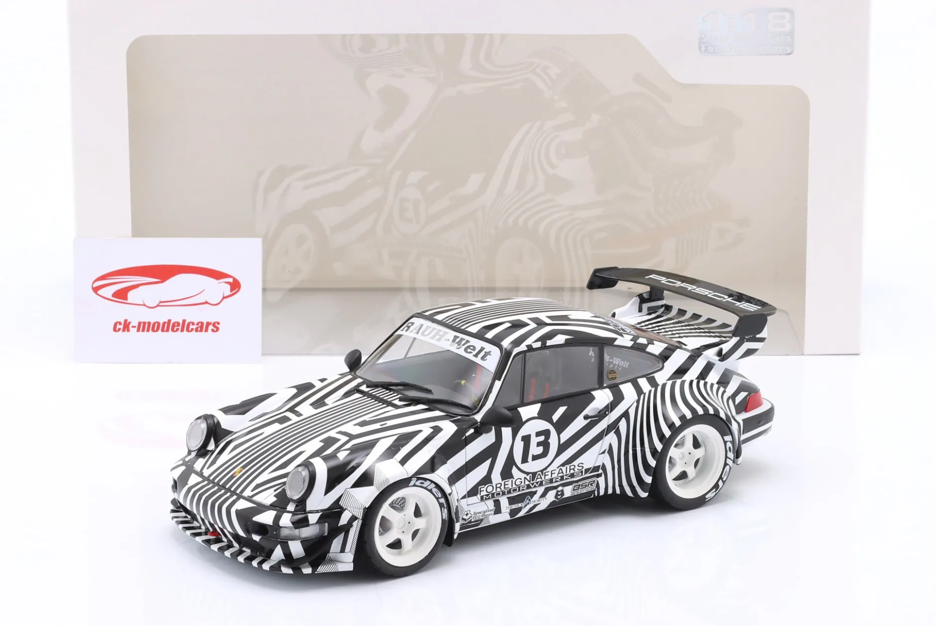 Porsche 911 (964) RWB Rauh-Welt THE ZEBRA 2022 weiß / schwarz 1:18 Solido