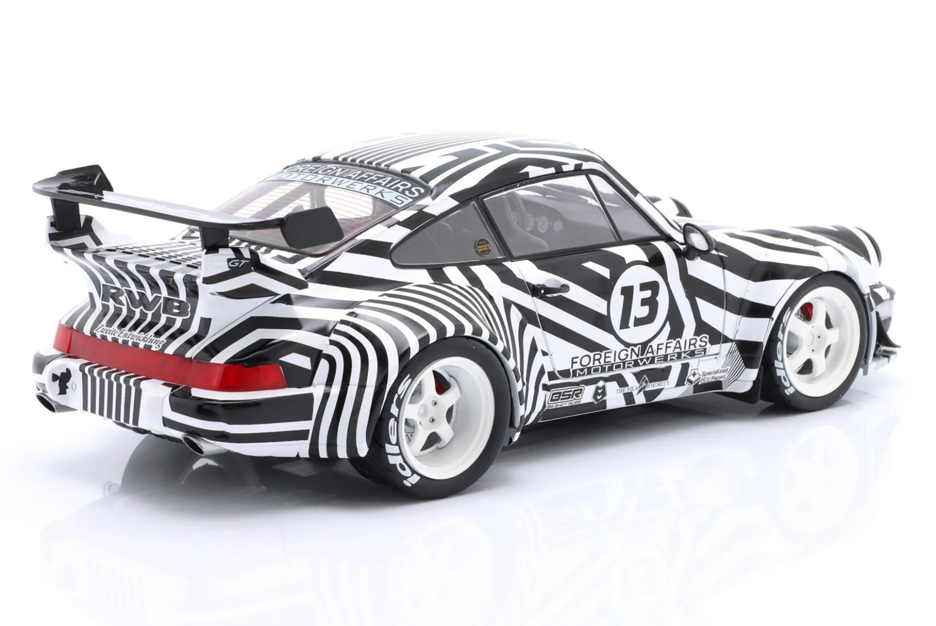 Porsche 911 (964) RWB Rauh-Welt THE ZEBRA 2022 weiß / schwarz 1:18 Solido