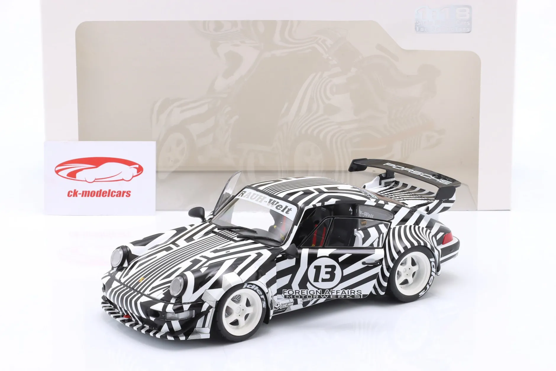 Porsche 911 (964) RWB Rauh-Welt THE ZEBRA 2022 weiß / schwarz 1:18 Solido