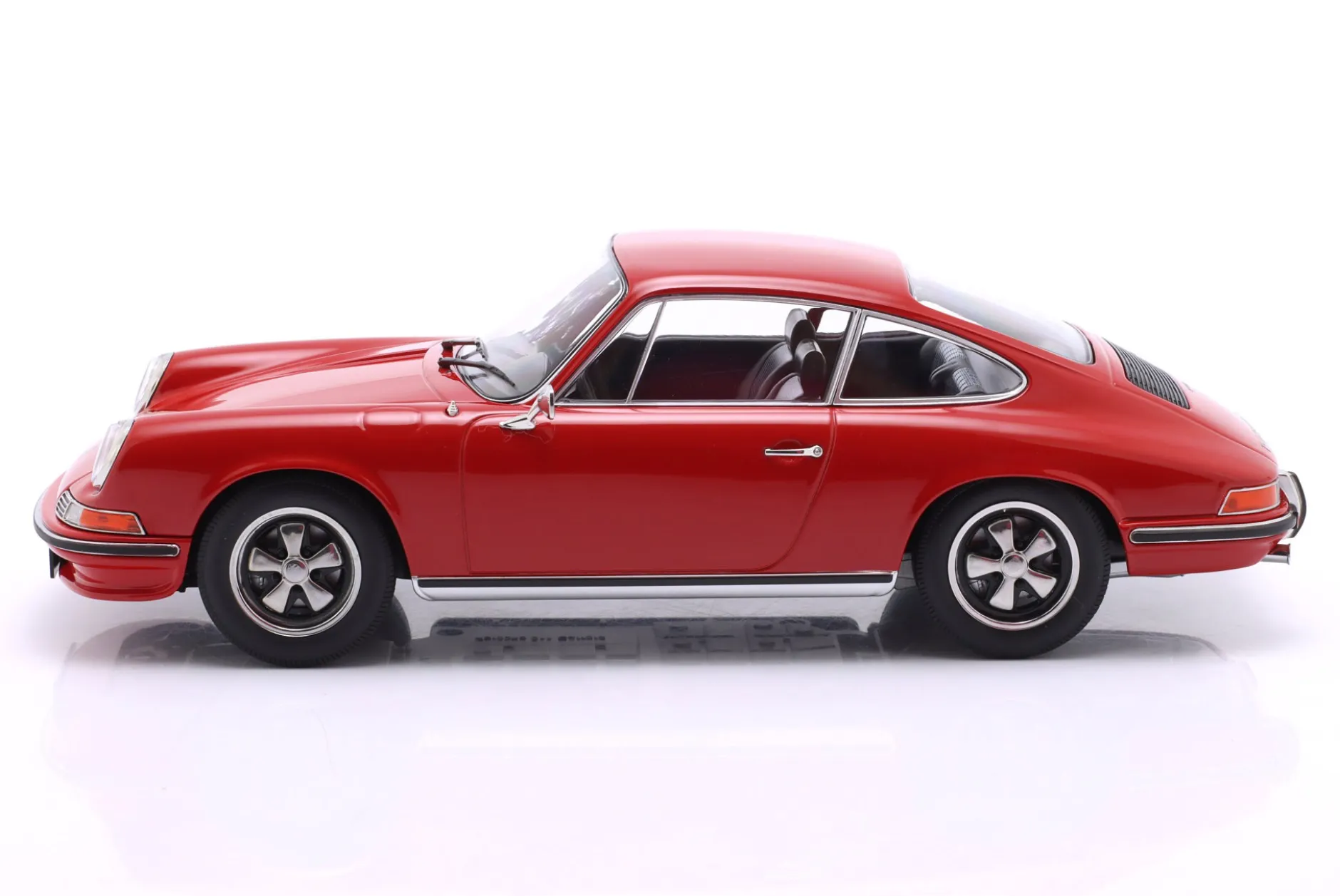 Porsche 911 S Baujahr 1972 rot 1:18 Minichamps