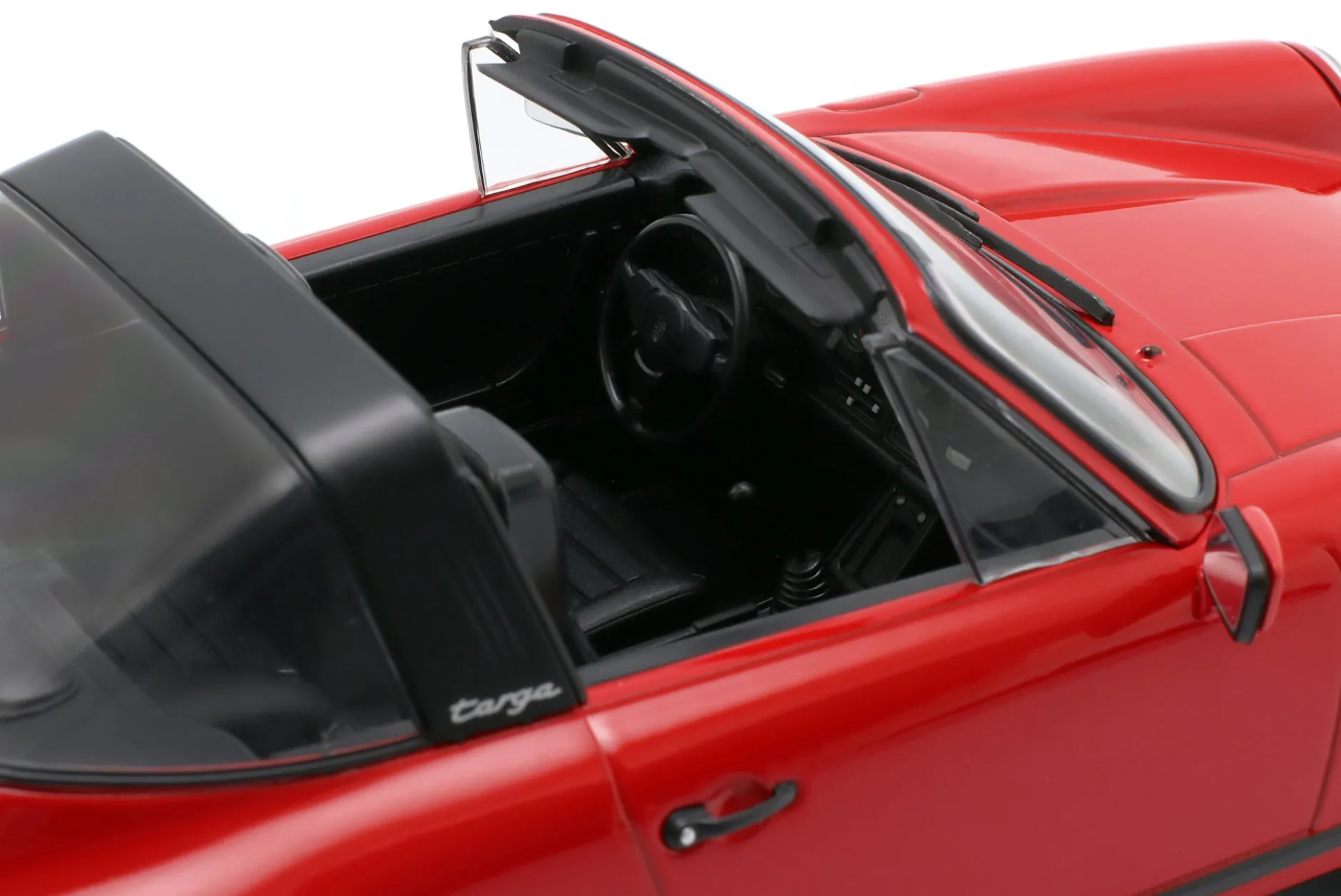 Porsche 911 SC Targa Baujahr 1983 rot 1:18 KK-Scale