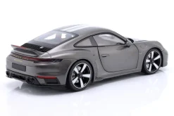 Porsche 911 (992) Sport Classic Baujahr 2022 grau metallic 1:18 Minichamps