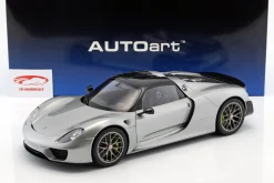 Porsche 918 Spyder Baujahr 2013 silber 1:12 AUTOart