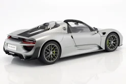 Porsche 918 Spyder Baujahr 2013 silber 1:12 AUTOart