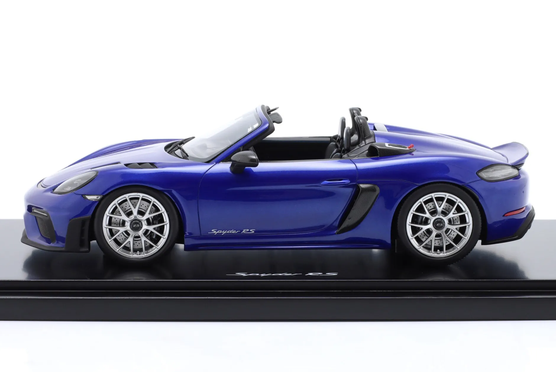 Porsche 718 (982) Spyder RS Baujahr 2024 San Marino blau 1:18 Spark