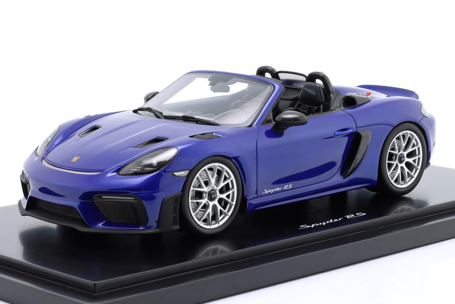 Porsche 718 (982) Spyder RS Baujahr 2024 San Marino blau 1:18 Spark