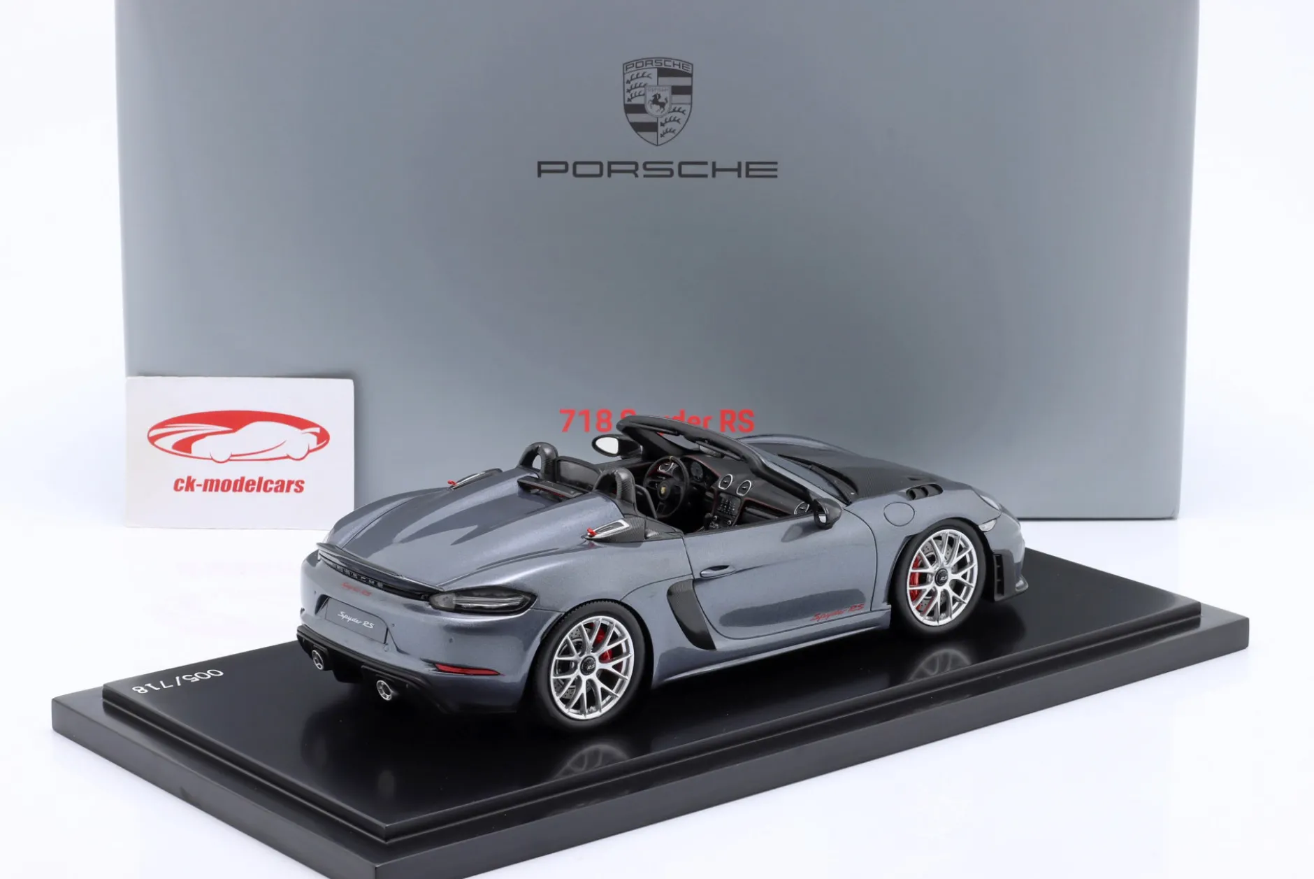 Porsche 718 (982) Spyder RS Baujahr 2024 vanadiumgrau 1:18 Spark