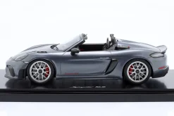 Porsche 718 (982) Spyder RS Baujahr 2024 vanadiumgrau 1:18 Spark