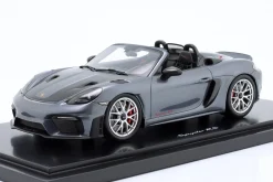 Porsche 718 (982) Spyder RS Baujahr 2024 vanadiumgrau 1:18 Spark