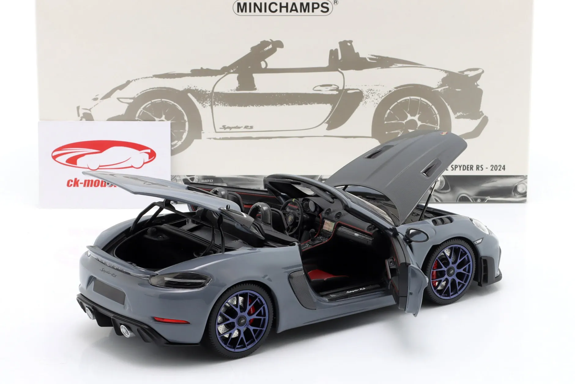 Porsche 718 Spyder RS Weissach-Paket Baujahr 2024 grau 1:18 Minichamps