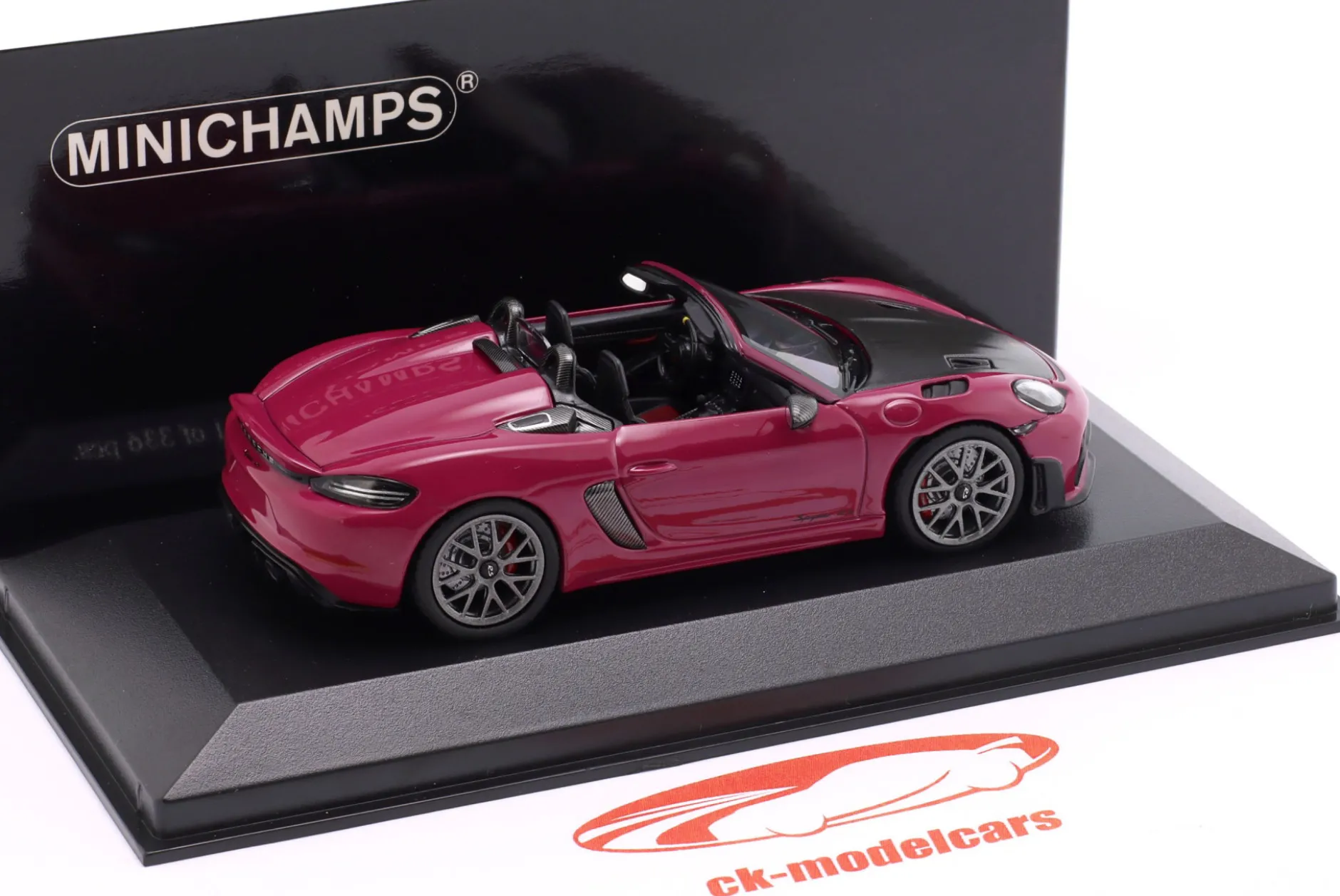 Porsche 718 Spyder RS Weissach-Paket 2023 sternrubin 1:43 Minichamps