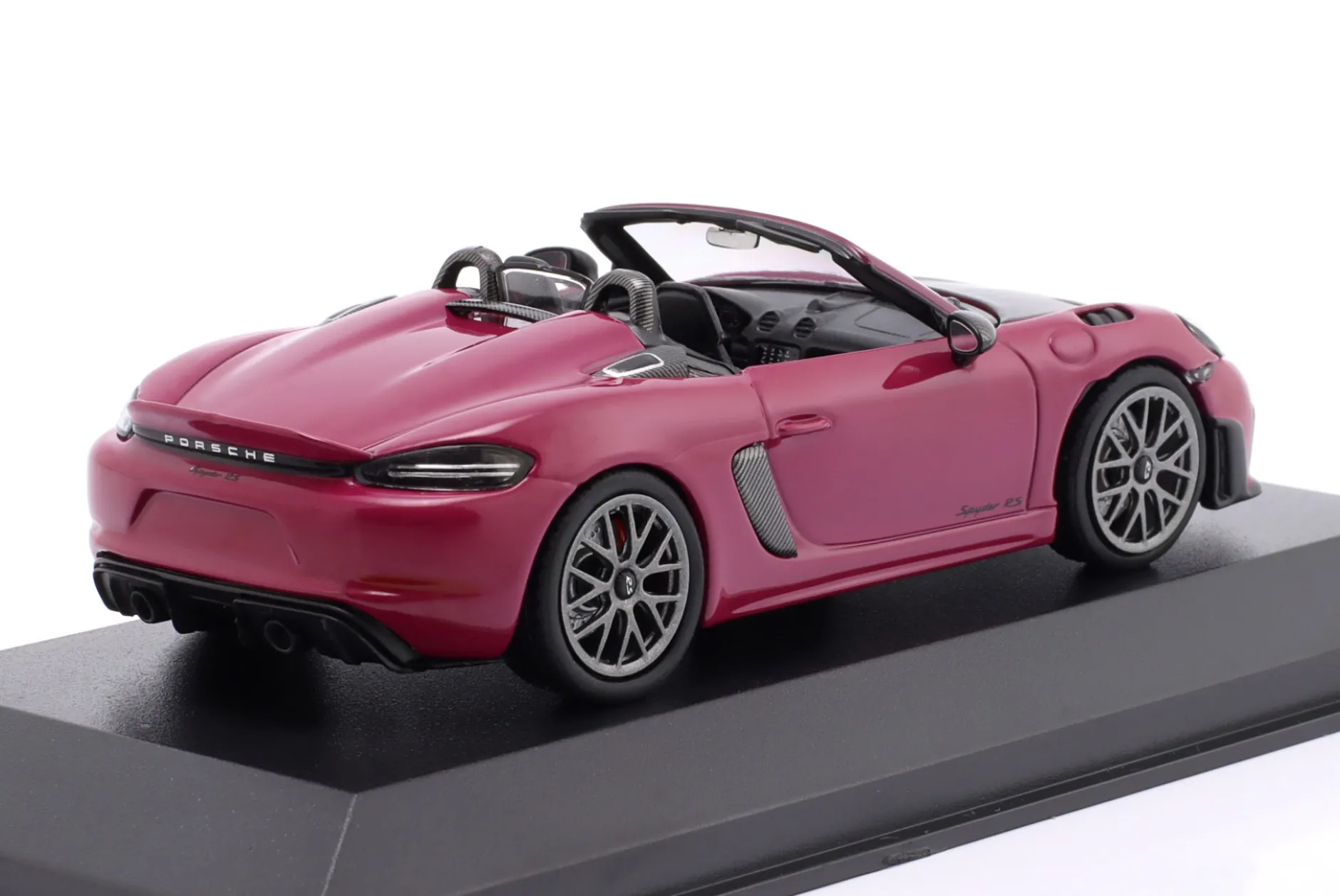 Porsche 718 Spyder RS Weissach-Paket 2023 sternrubin 1:43 Minichamps