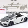 Porsche 718 Spyder RS Weissach-Paket Baujahr 2024 weiß 1:18 Minichamps