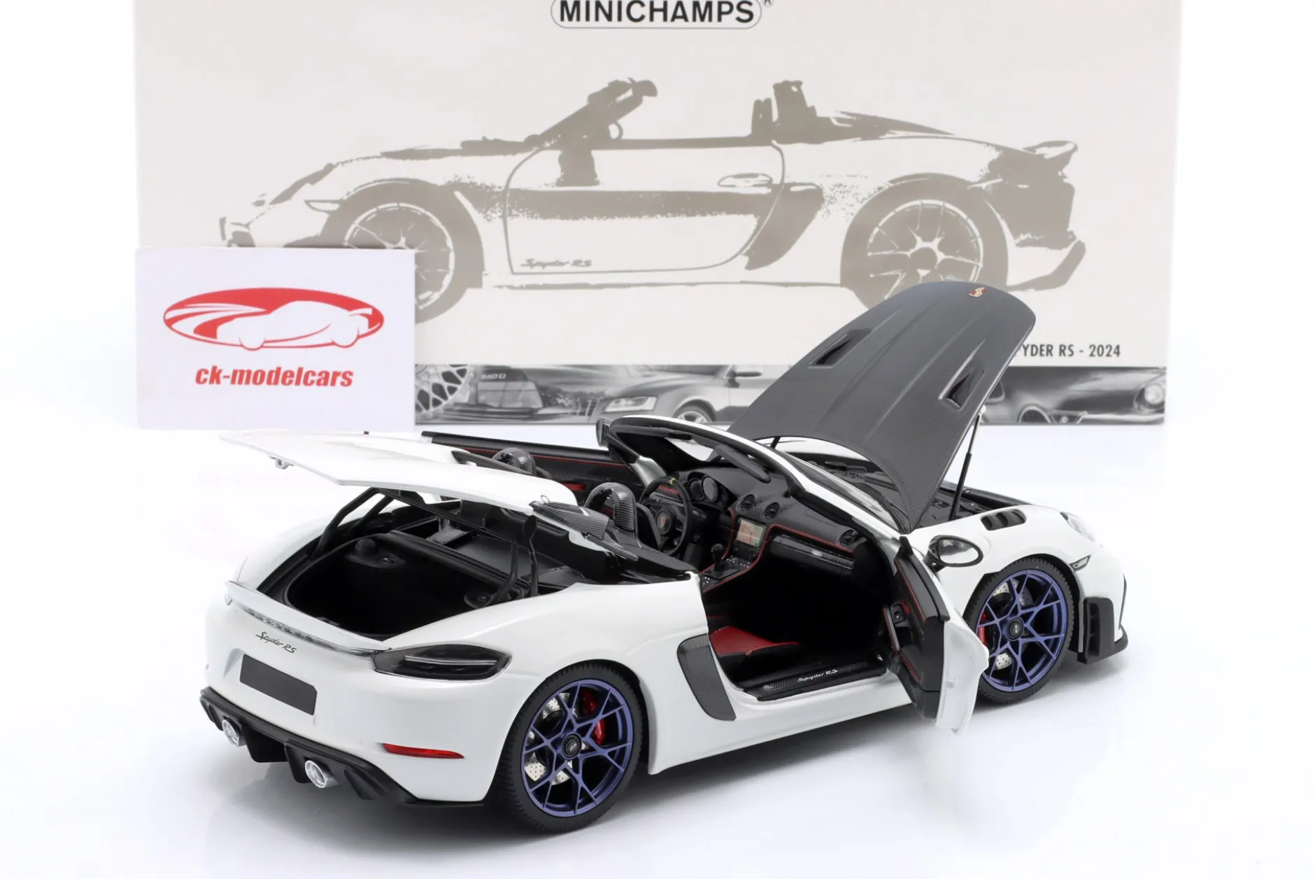 Porsche 718 Spyder RS Weissach-Paket Baujahr 2024 weiß 1:18 Minichamps
