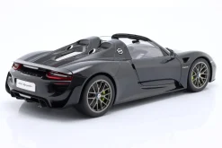 Porsche 918 Spyder Weissach Package 2013 schwarz metallic 1:12 AUTOart