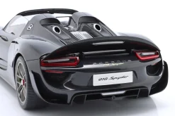 Porsche 918 Spyder Weissach Package 2013 schwarz metallic 1:12 AUTOart